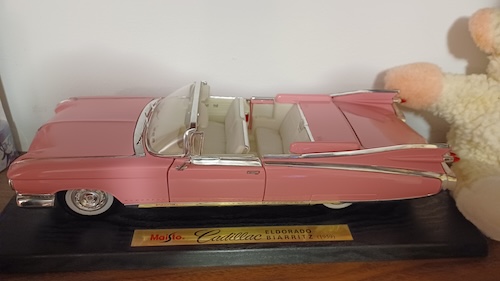 Centie's%20toy%20cars/cadillac.jpg