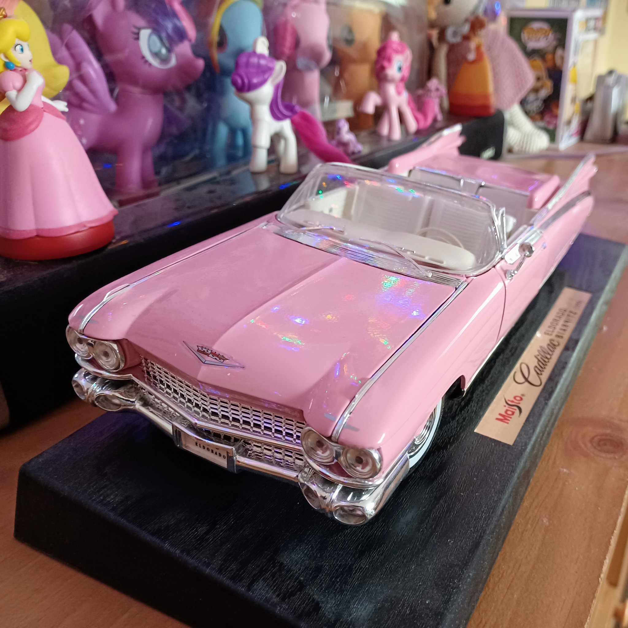 Livery/pink_cadillac.jpg